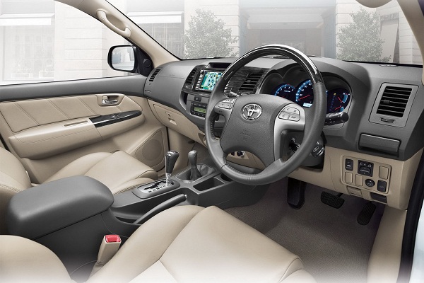 Toyota Fortuner độ nội thất Limousine phiên bản 