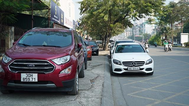 Xe đỗ trên vỉa hè - Các loại biển báo cấm thường gặp số 4