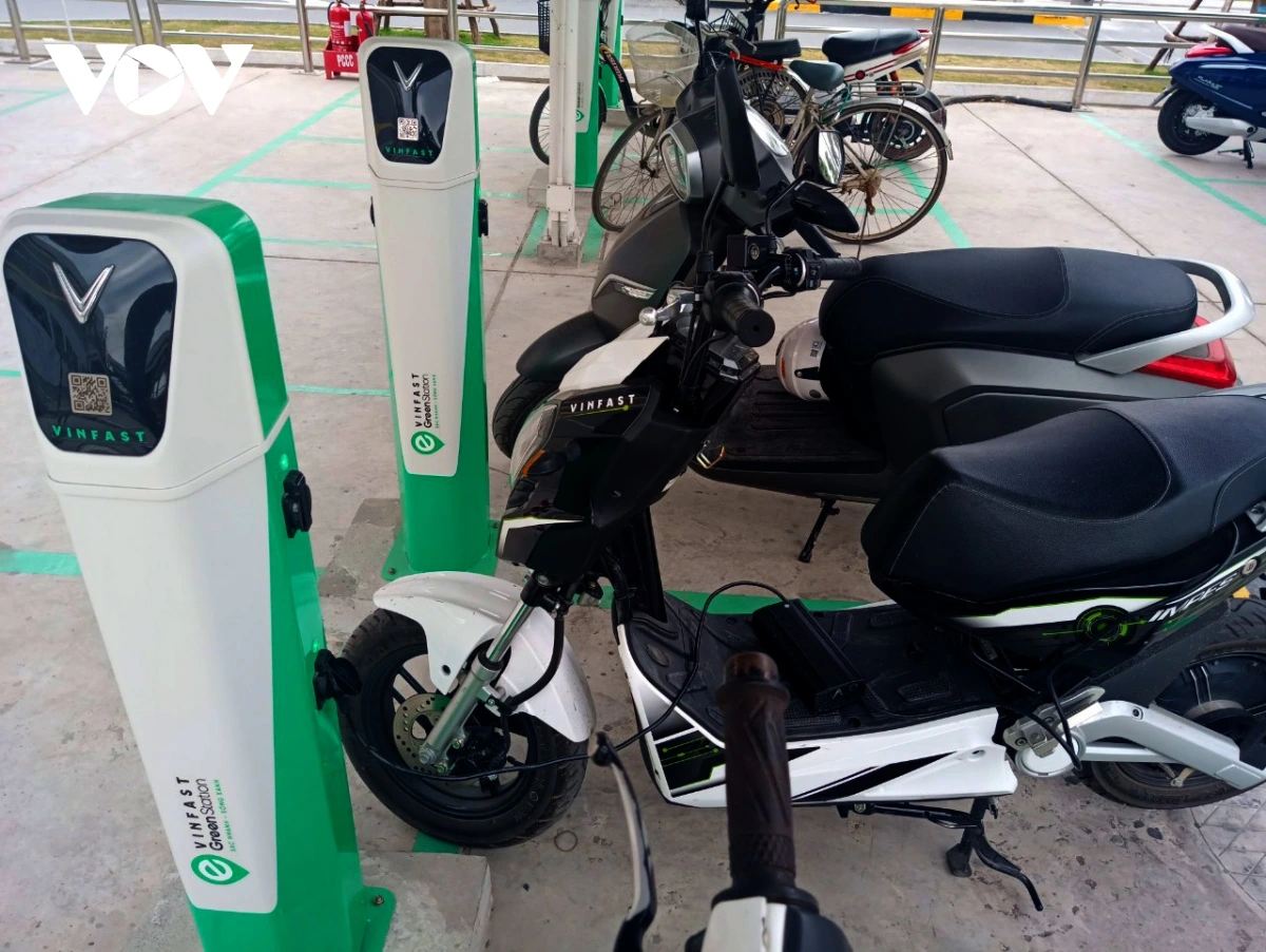 xe máy điện vinfast giảm giá