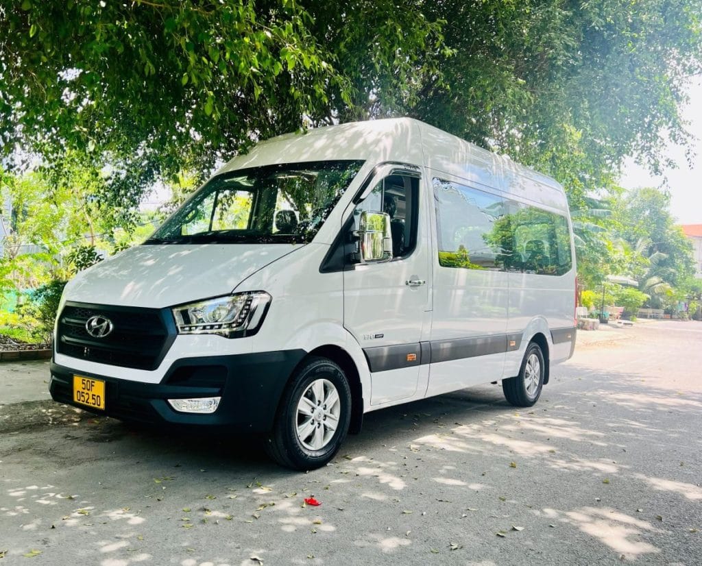 Hình: Sài Gòn Star - Thuê xe 16 chỗ Hóc Môn