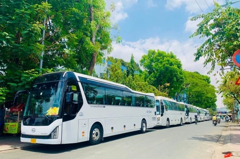 Xe 50 Chỗ Kim Cương - Thuê xe 50 chỗ Quận 5