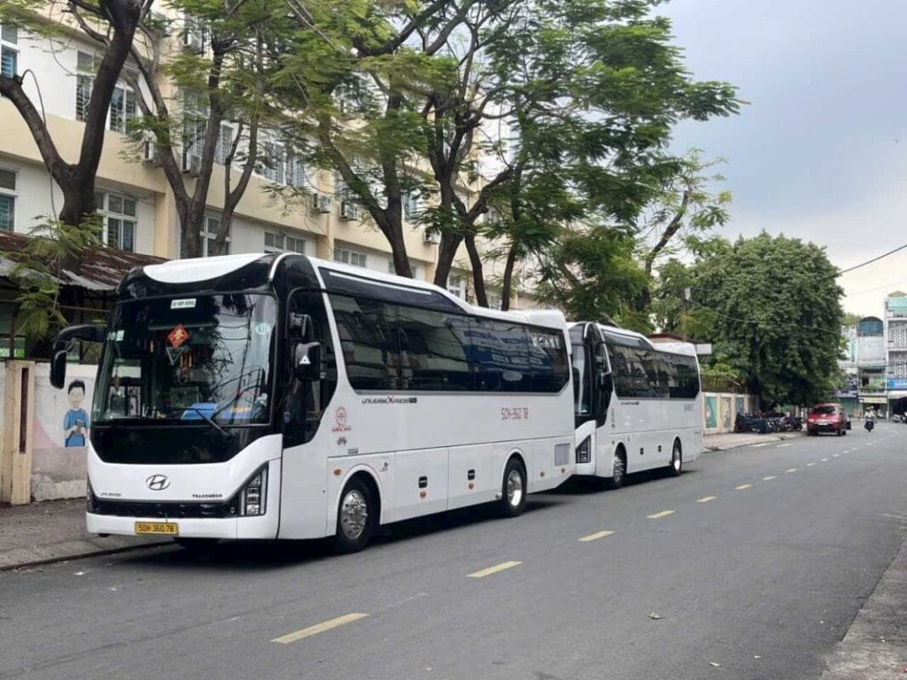 Xe Du Lịch Vạn Thành - Thuê xe 30 chỗ Quận 5