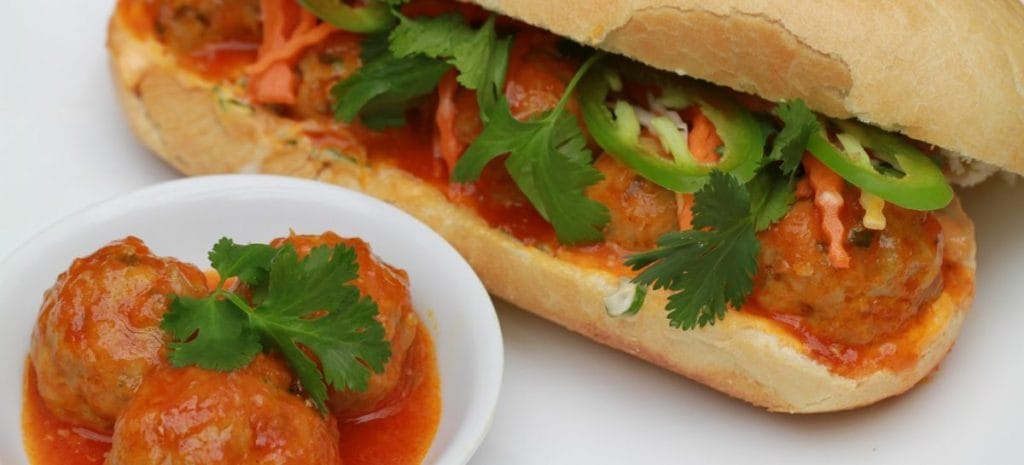Bánh Mì Xíu Mại 53 - Món Ăn Sáng Ngon Quận Bình Tân