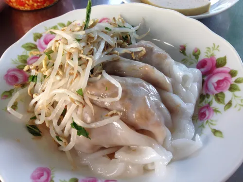 Bánh cuốn - Món Ăn Sáng Ngon Quận 2