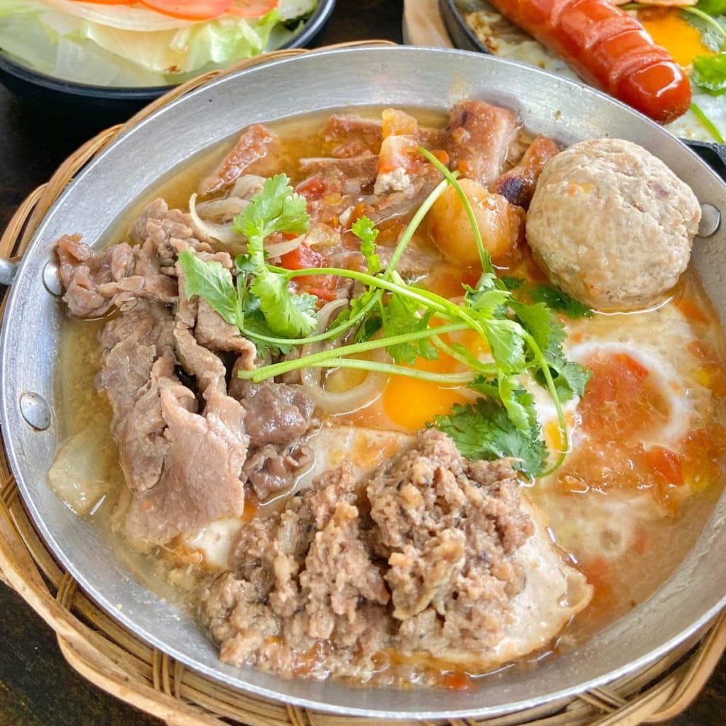 Bánh mì Chảo - Món Ăn Sáng Ngon Quận 2