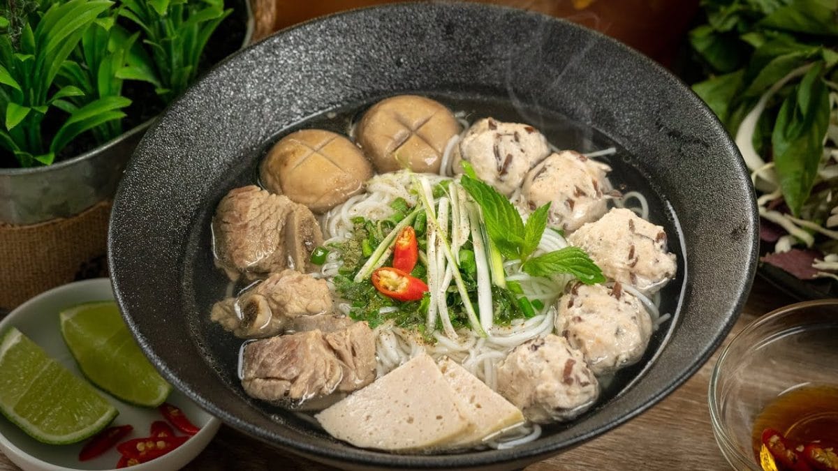 Bún Mọc - Món Ăn Sáng Ngon Ở Hóc Môn
