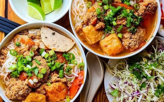 Bún Riêu Cua 82 - Món Ăn Sáng Ngon Quận Bình Tân