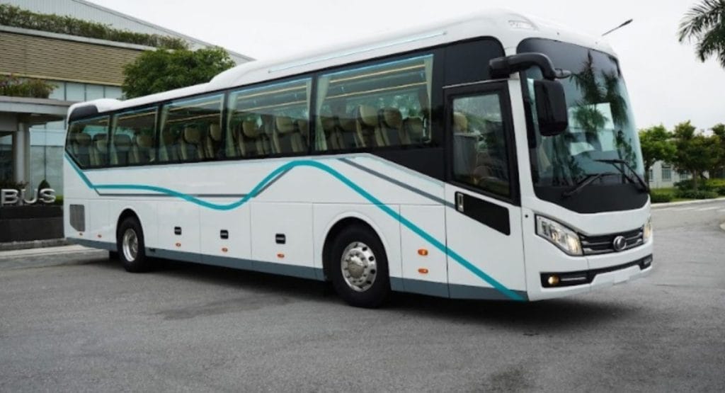 Công ty cho thuê xe Du Lịch Vạn Phúc - Thuê xe 50 chỗ Quận 1 uy tín 2025