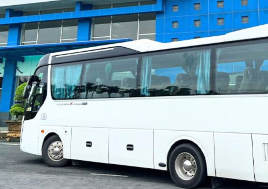 DVDL Hoa Hùng - Thuê xe 30 chỗ TPHCM.jpg