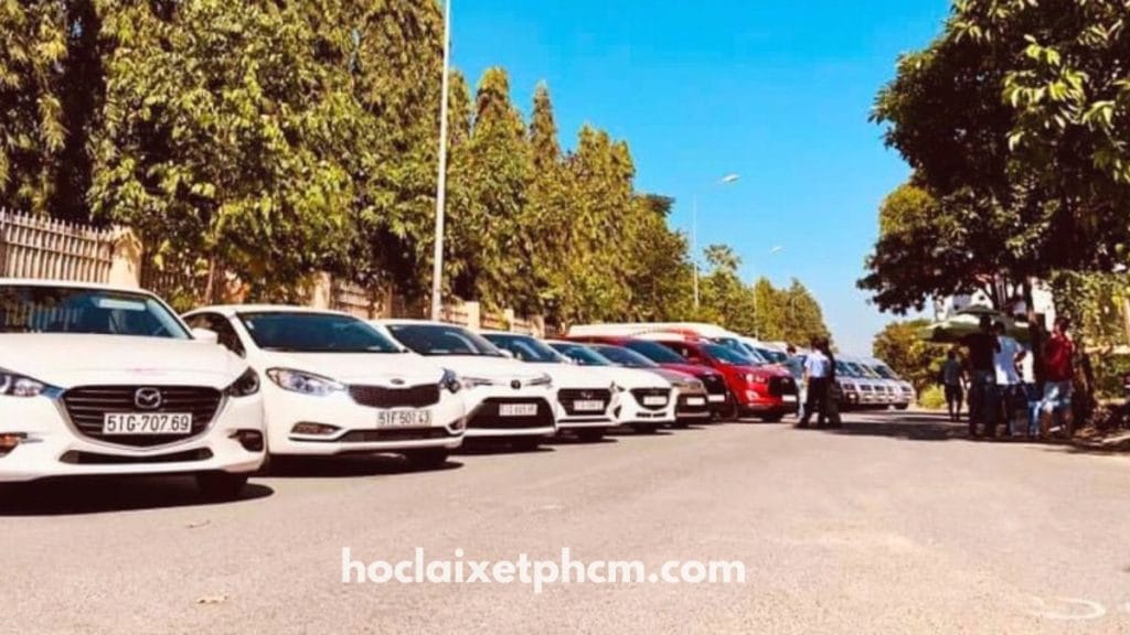 Dịch vụ Sài Gòn Xanh - Thuê xe 4 chỗ Quận 4