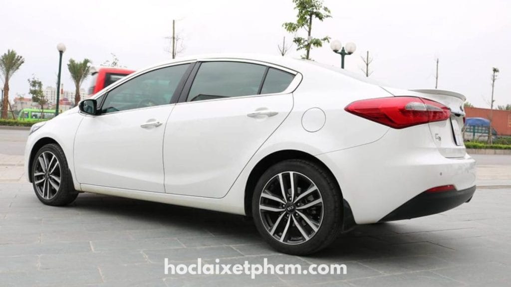 Dịch vụ thuê xe Gia Đình - Thuê xe 4 chỗ Quận 2