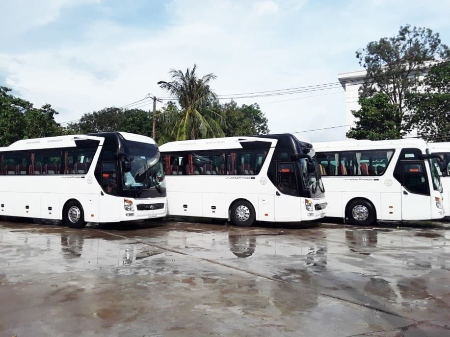 Hình: Dịch vụ thuê xe Hoàng Gia - Thuê xe 16 chỗ Quận 2