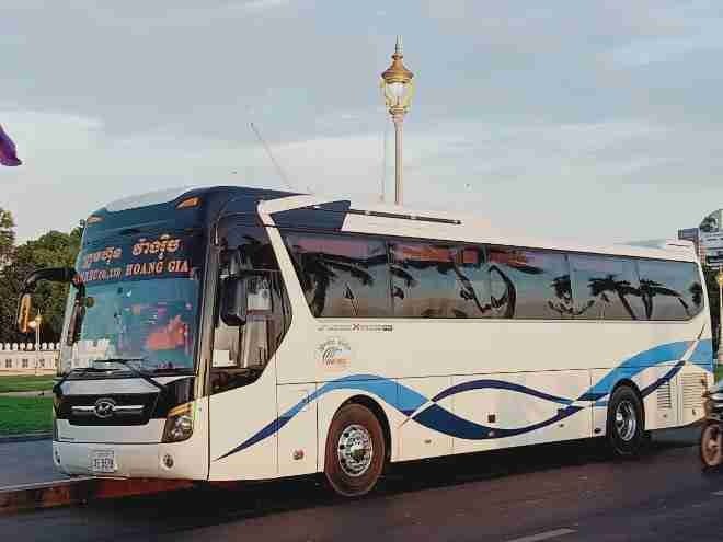 Hình: Dịch vụ thuê xe Hoàng Gia - Thuê xe 16 chỗ Quận 3