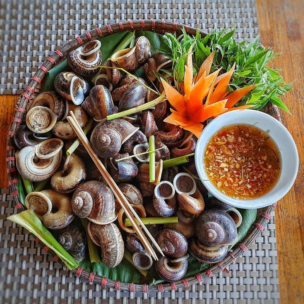 Ốc núi hấp sả Ninh Bình - Ăn tối Ninh Bình
