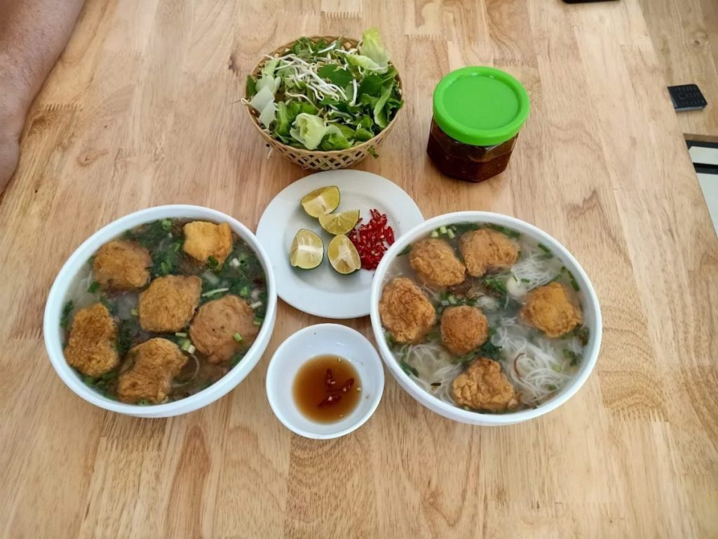 Quân Oanh bún mọc Kim Sơn - Ăn tối Ninh Bình