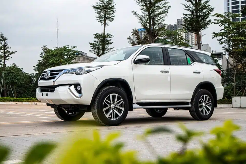 Thuê Xe 7 Chỗ Huy Hoàng-Thuê xe 7 chỗ Quận 7 uy tín