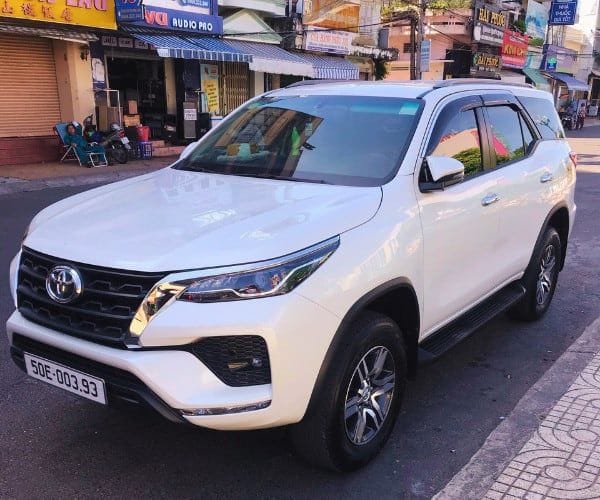 Thuê xe 7 chỗ Gia Đình Sài Gòn - Thuê xe 7 chỗ Quận 3 uy tín
