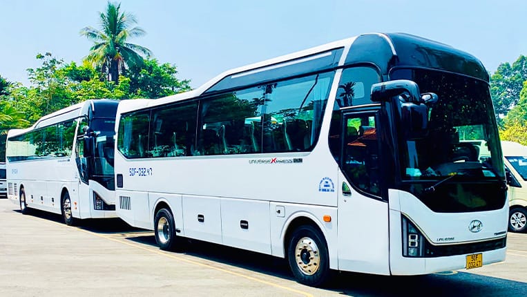 Xe Du Lịch Vạn Thành - Thuê xe 30 chỗ Quận 8