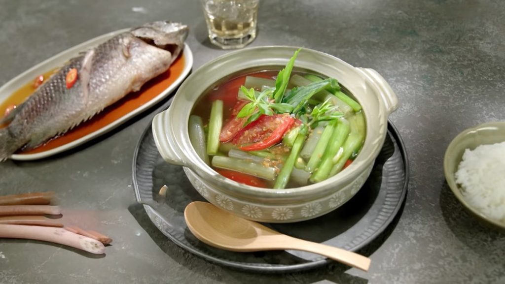 Canh cá rô đồng nấu mẻ - ăn trưa Hưng Yên