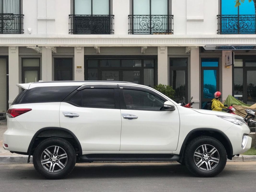 Hình xe 7 chỗ Dịch Vụ Cho Thuê Xe Du Lịch Thành Hưng- Thuê xe 7chỗ Bình Thạnh
