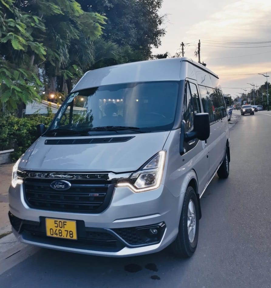 Hình: Gia Hưng - Thuê xe 16 chỗ Hóc Môn