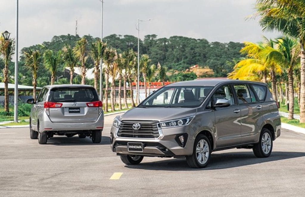 Xe 7 chỗ Hoàng Gia