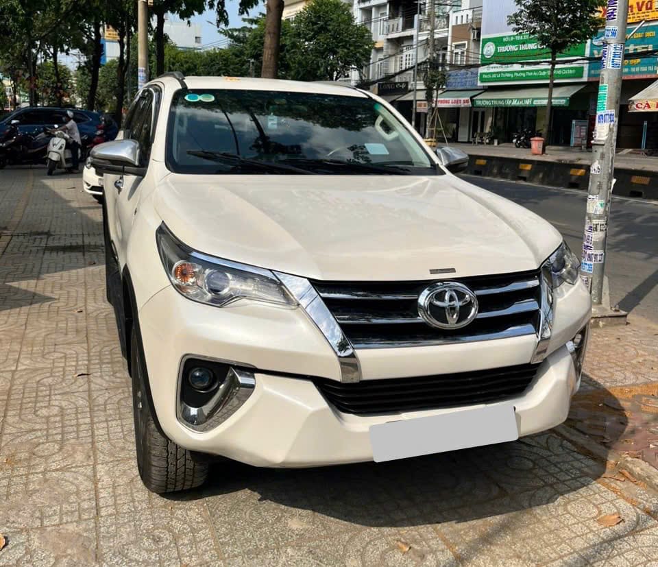 Hình xe 7 chỗ Hoàng Nhi – Phương Nam Travel - Thuê xe 7 chỗ Quận 5