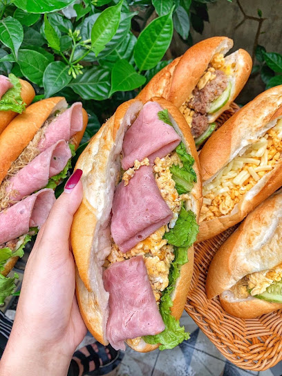 Bánh Mì Dân Tổ Hạ Long - Ăn sáng Quảng Ninh