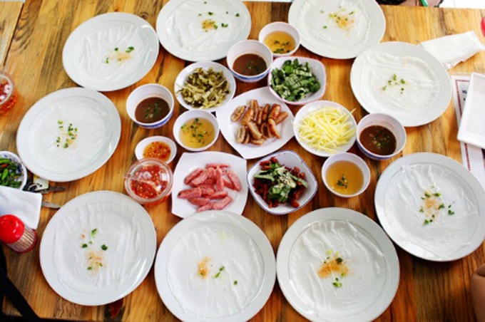 Bánh Ướt Thịt Nướng - Ăn trưa Đắk Lắk