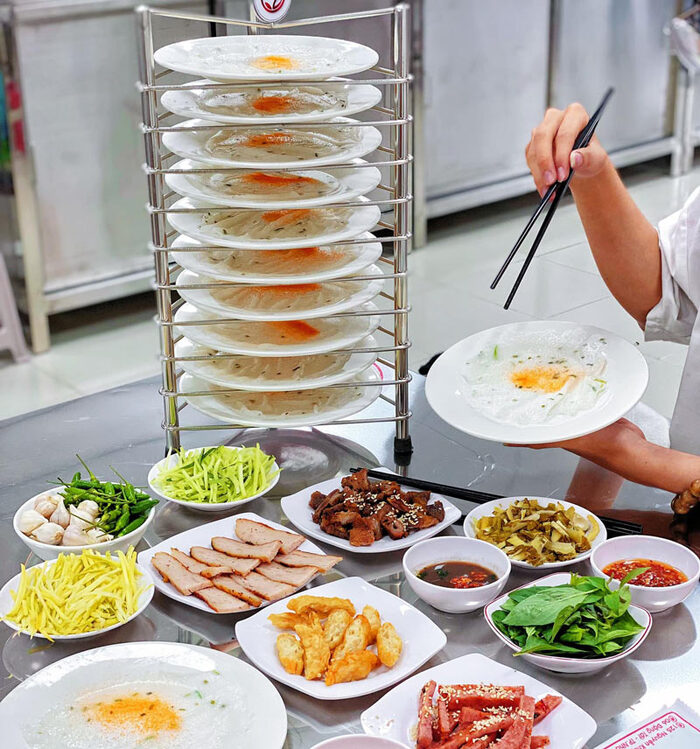 Bánh ướt chồng dĩa - Ăn sáng Đắk Lắk