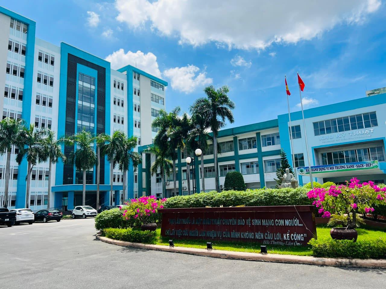 Bệnh viện Đa khoa tỉnh Quảng Nam - xe cấp cứu Quảng Nam