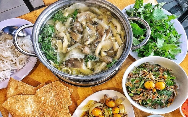 Lẩu gà lá é - Ăn tối Thanh Hóa