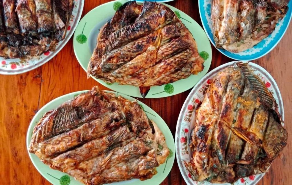 Cá nướng mắc khén - ăn tối Hoà Bình