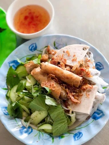 Bánh cuốn nóng - Ăn trưa Đắk Nông