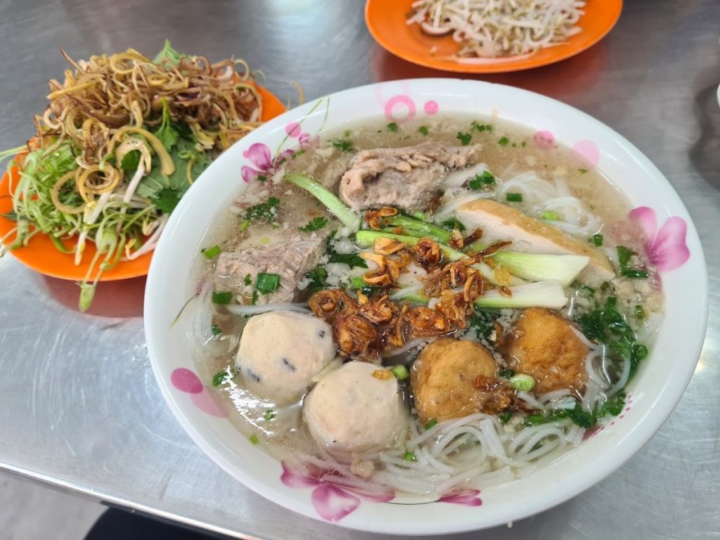 Bún mọc - ăn sáng Hoà Bình