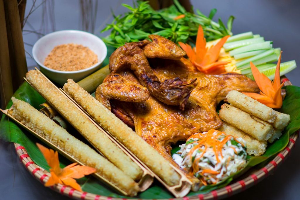 Cơm Lam - ăn trưa Sơn La