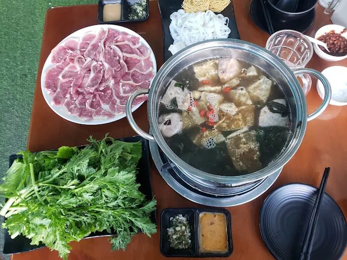 Lẩu dê - Ăn trưa Đắk Nông