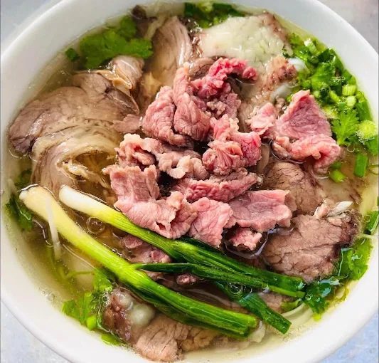 Phở bò - Ăn sáng Đắk Nông
