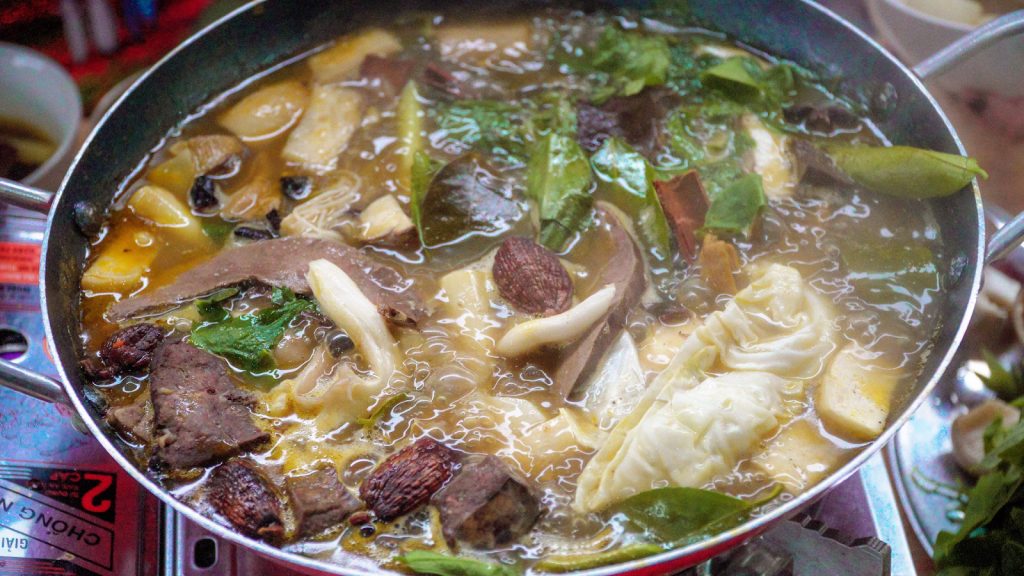 Thắng cố ngựa - Ăn tối Lai Châu