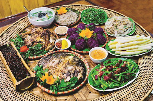 Ăn trưa Điện Biên – TOP 8+ món, quán ngon đặc sản