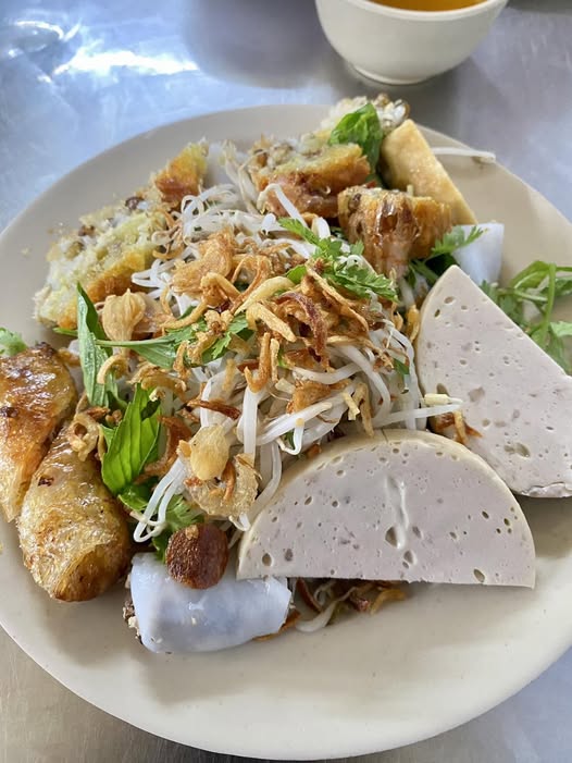 Bánh cuốn nóng - Ăn sáng Đồng Tháp