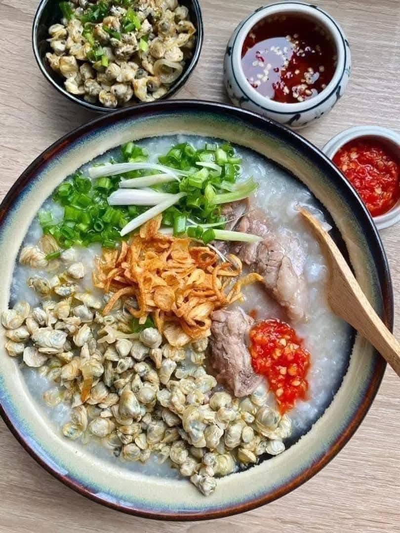 Cháo hến - Ăn trưa Huế