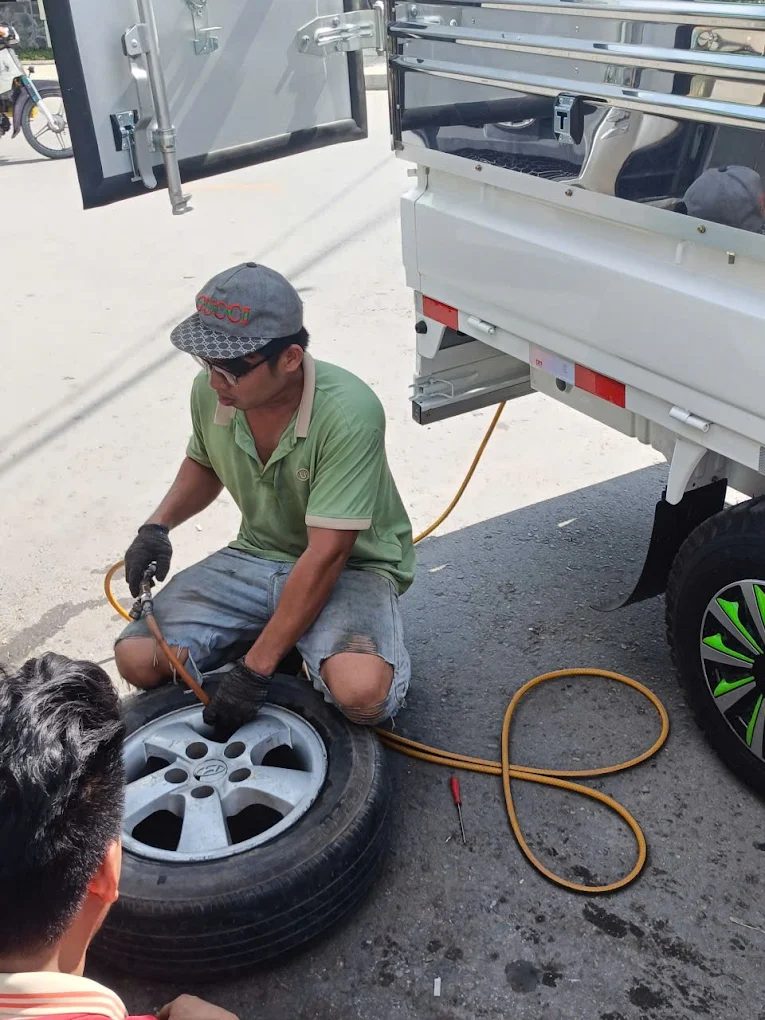 An vá vỏ ô tô lưu động bến lức - Cứu Hộ Xe Ô Tô Long An