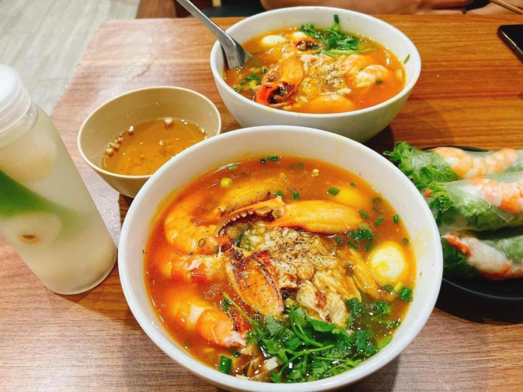 Bánh canh cua - ăn trưa Đồng Nai