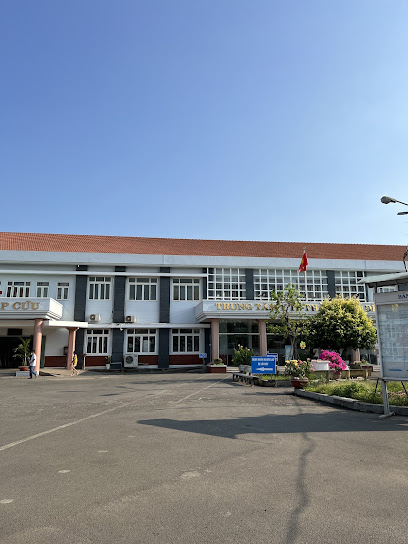 Bệnh Viện Đa Khoa Thị Xã Dĩ An- xe cấp cứu Dĩ An