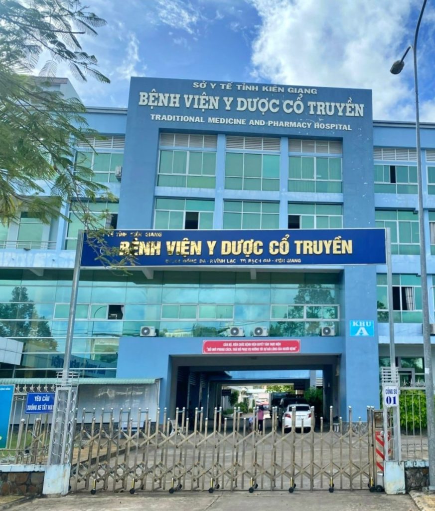 Bệnh viện Y dược cổ truyền - Xe Cấp Cứu Rạch Giá