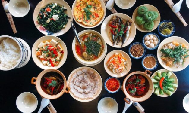 Ăn trưa Huế – TOP 10+ món, quán ngon đặc sản