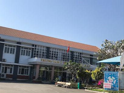 Trung tâm Y tế thành phố Dĩ An- xe cấp cứu Dĩ An