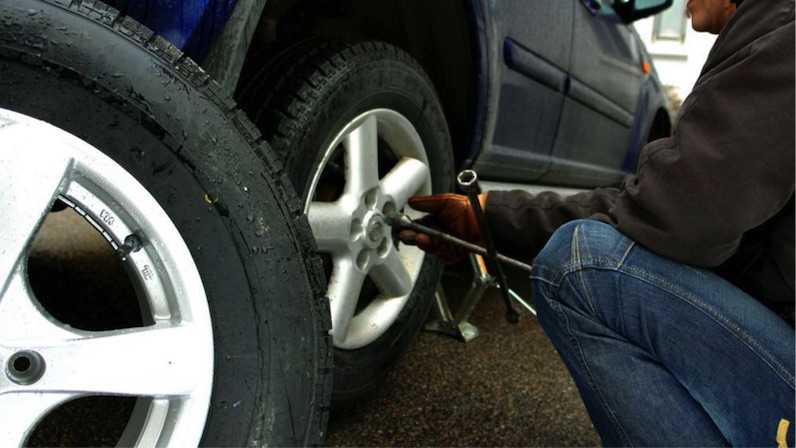 VÁ VỎ LƯU ĐỘNG GIA PHÁT - Cứu Hộ Xe Ô Tô Long An