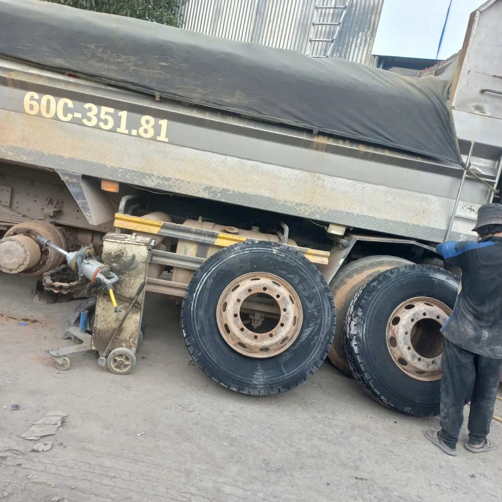 Vá Vỏ Ô Tô Lưu Động Xuân Thành - Cứu Hộ Xe Ô Tô Biên Hòa